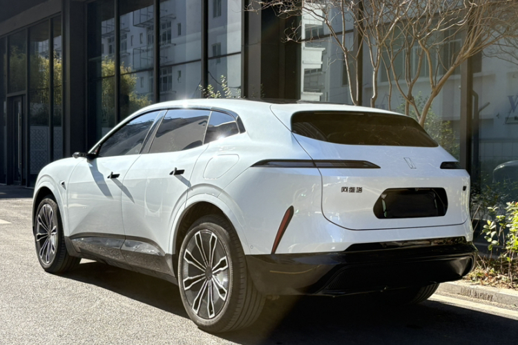 Avatr 07 2025 car image #3