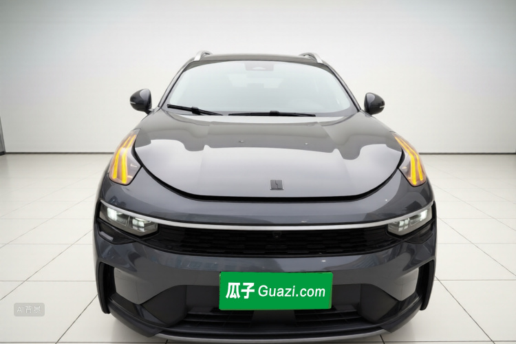 Lynk & Co 01 2024 car image #3