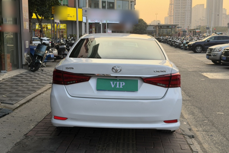 丰田 皇冠 2017 汽车图片 #3