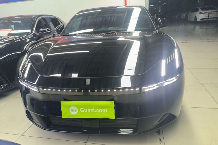 Lynk & Co 2025 car image #3