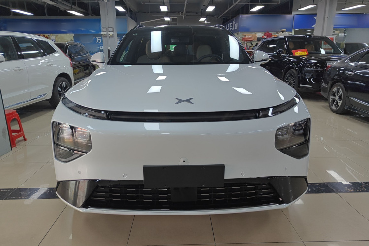 Xpeng 2025 #3 Xpeng 2025 car image #3