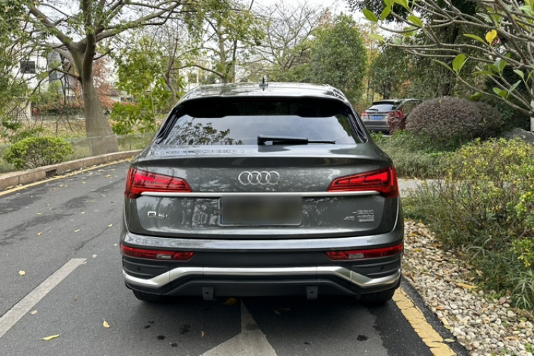 Audi Q5L Sportback 2021 car image #3