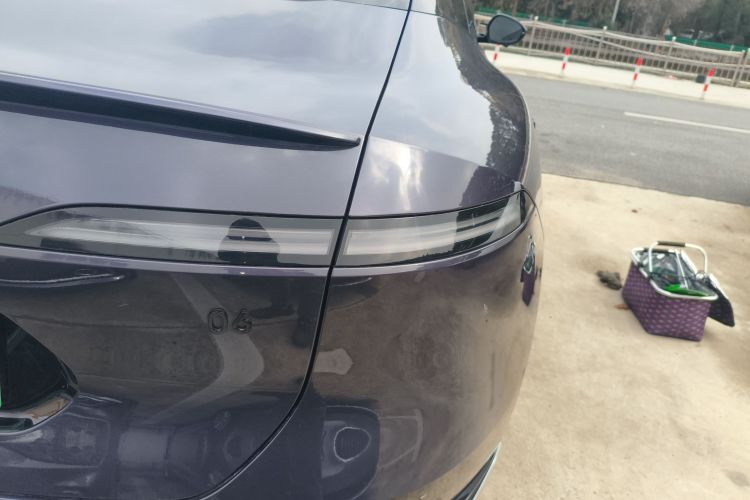 Avatr 06 2025 car image #3