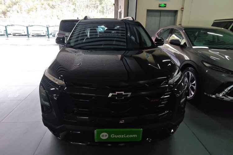 Chevrolet Equinox Plus 2025 car image #3