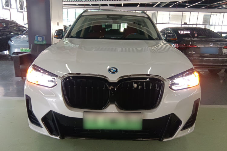 BMW iX3 2023 car image #3