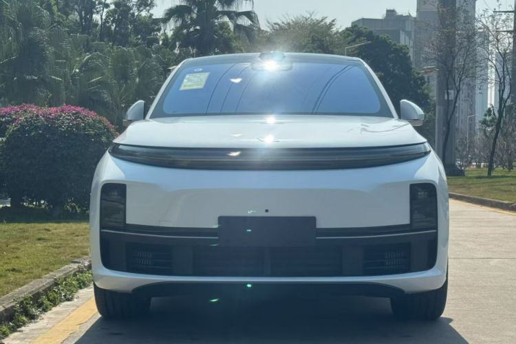 Li 2025 immagine di auto #3