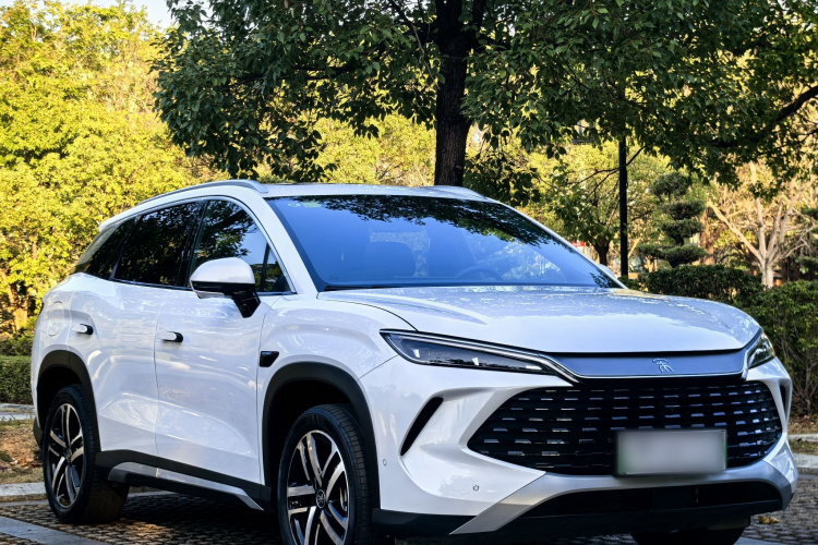 BYD SongL DM-i 2025 car image #3