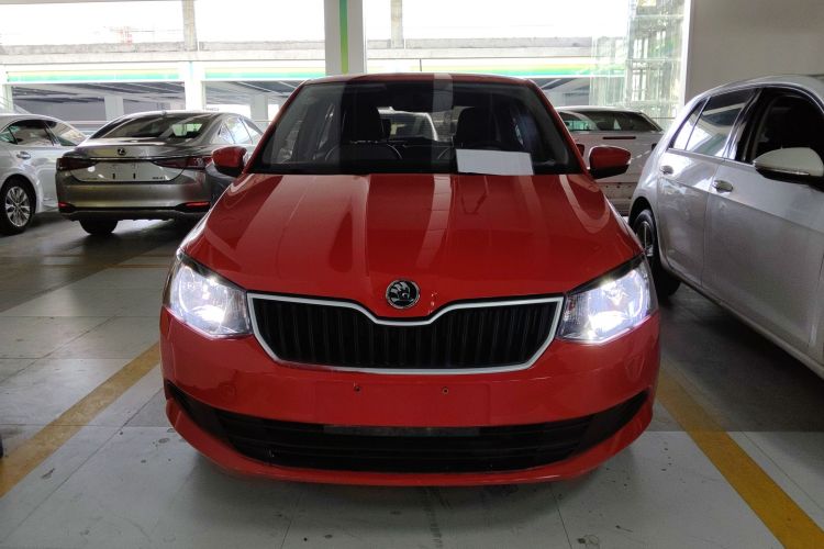 Skoda Fabia 2016 immagine di auto #3