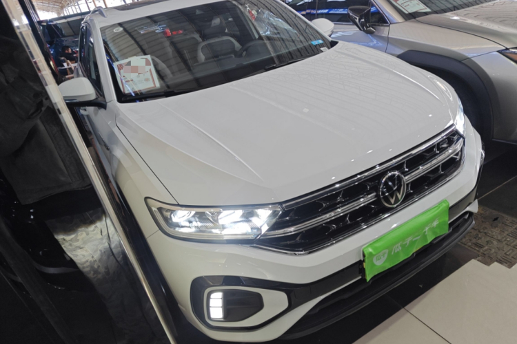 T-Roc 2025 car image #3