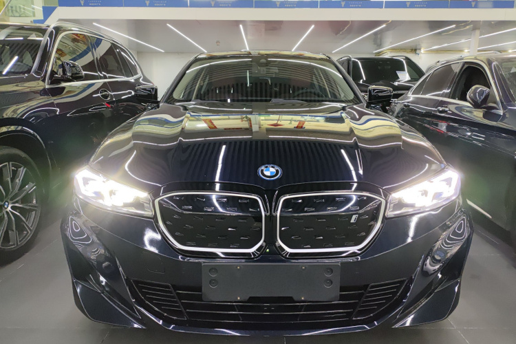 BMW i3 2023 car image #3