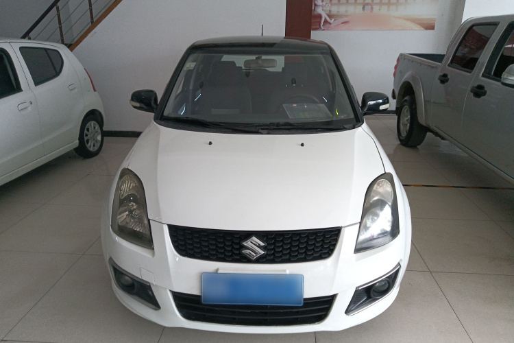 Suzuki Swift 2015 car image #3
