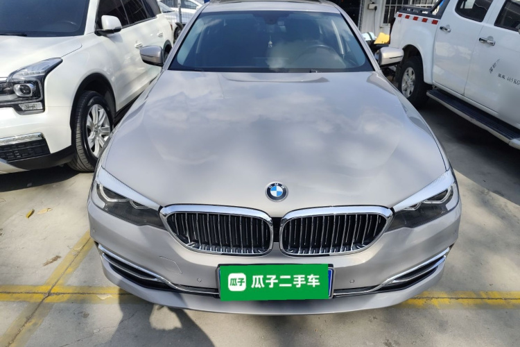BMW 5 Series 2018 #3 BMW 5 Series 2018 car image #3