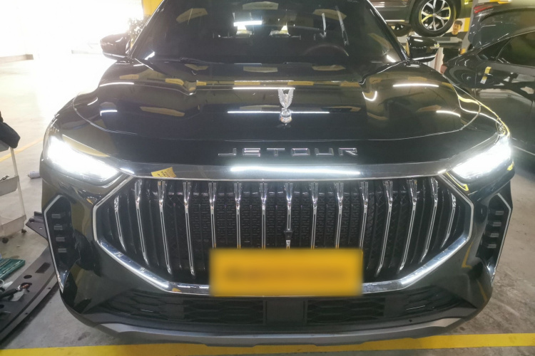 X70 PLUS 2024 car image #3