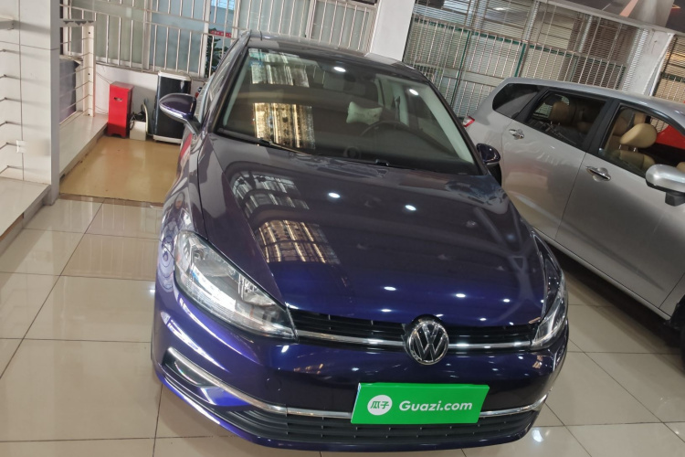 Volkswagen Golf 2020 car image #3