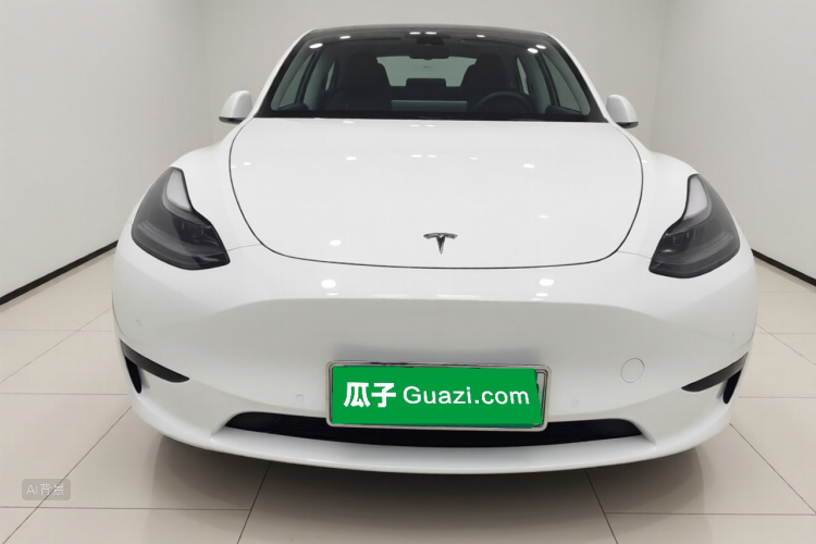 Tesla Model Y 2022 car image #3