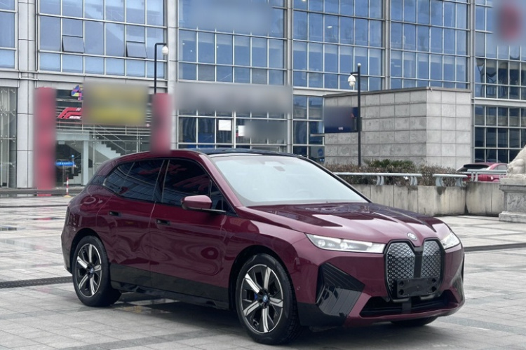 BMW iX 2024 car image #3