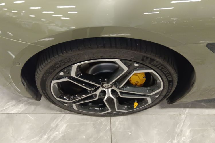 MI SU7 2024 car image #3