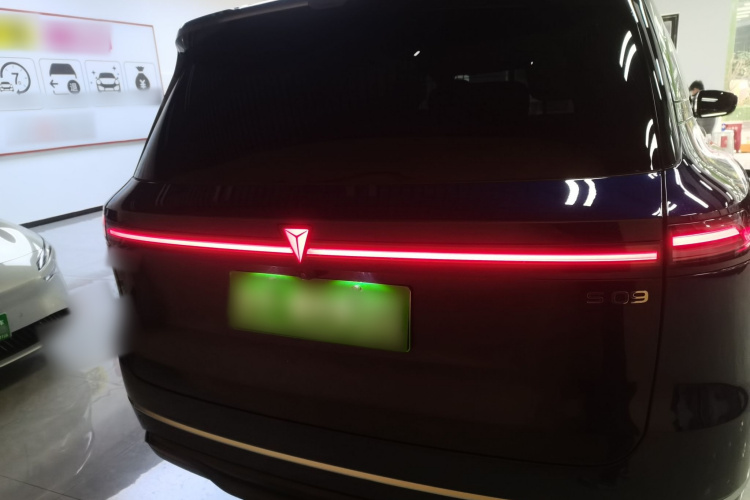 Deepal S09 2025 صورة سيارة #3