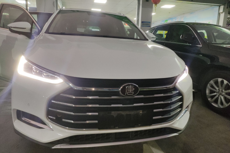 BYD Tang 2018 immagine di auto #3