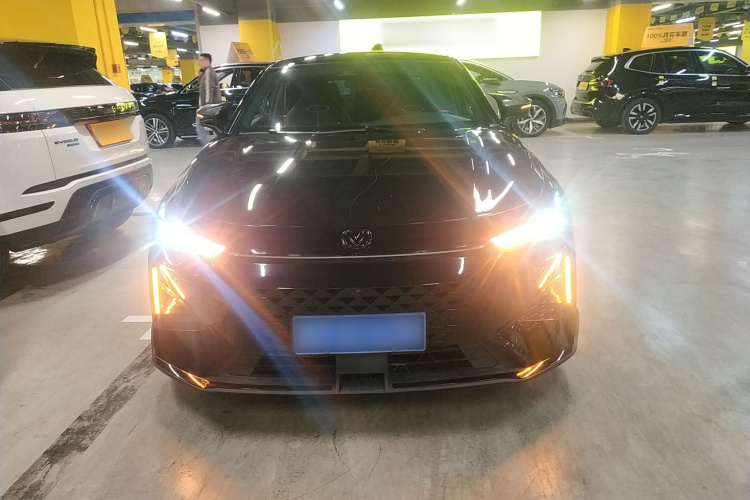 Changan UNI-V 2024 car image #3