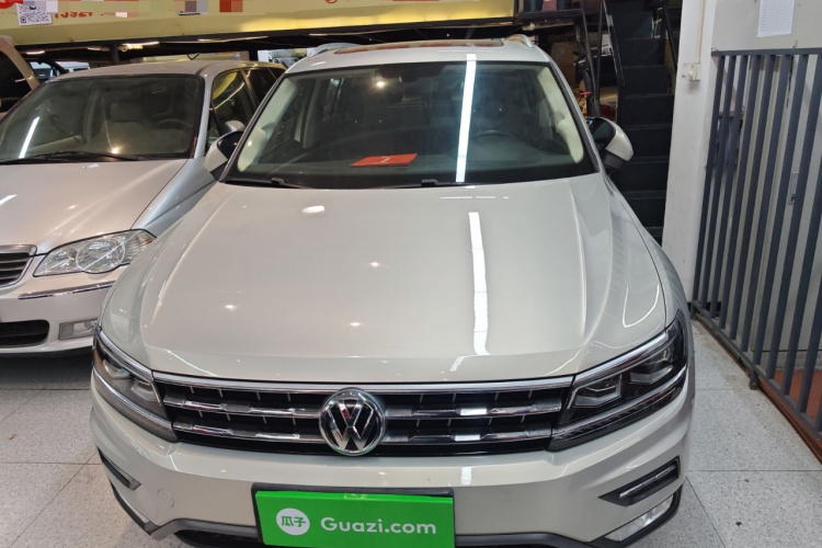 Volkswagen Tiguan L 2018 car image #3