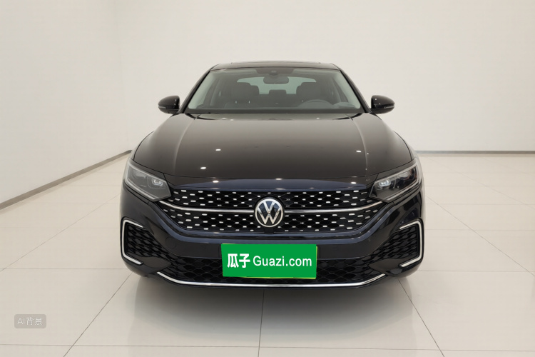 Volkswagen Passat 2025 immagine di auto #3