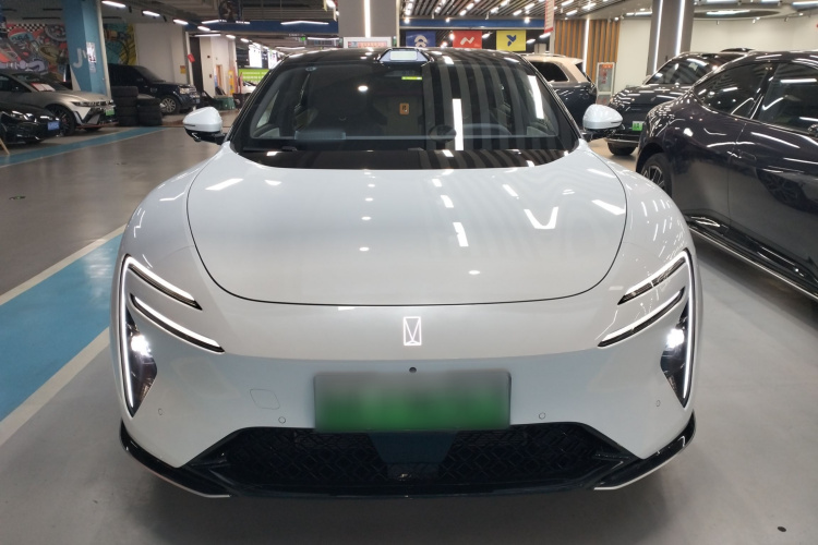 Avatr 06 2025 car image #3