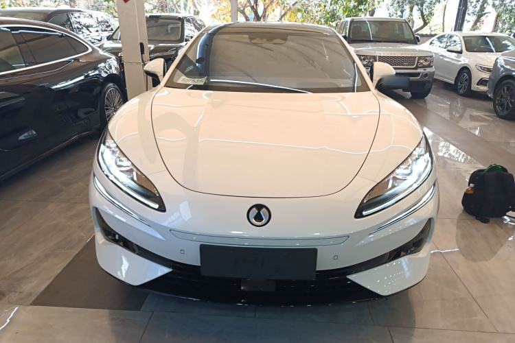 Denza Z9 2024 #3 Denza Z9 2024 car image #3