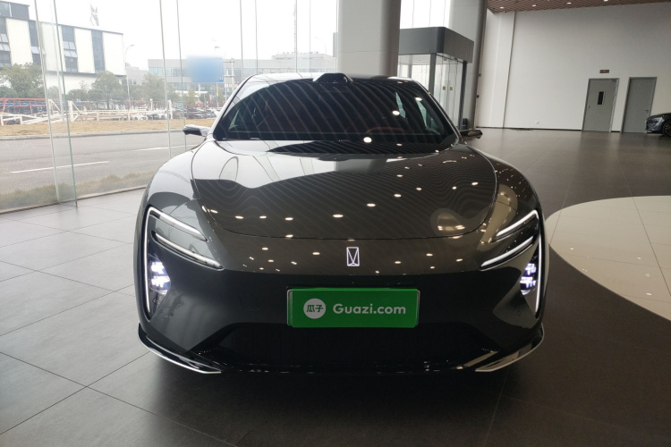 Avatr 06 2025 car image #3