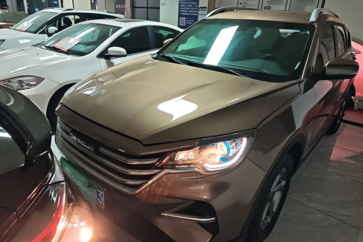 X70M 2020 car image #3