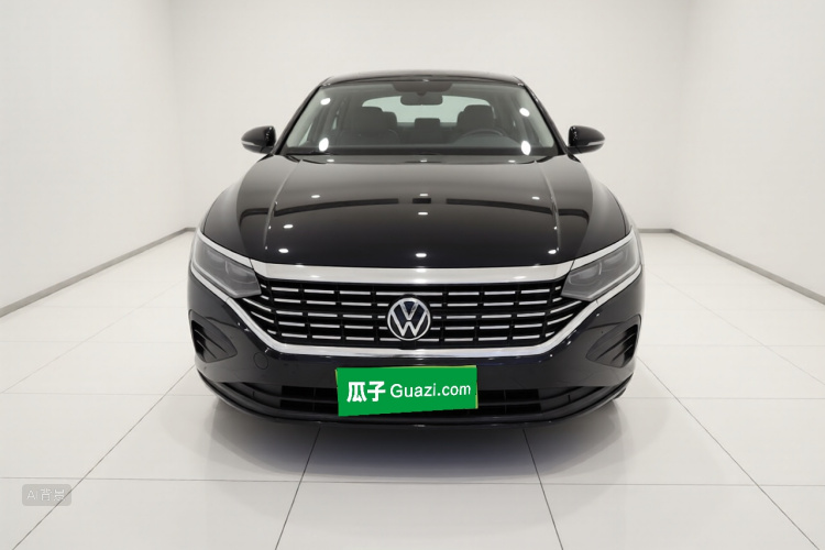 Volkswagen Passat 2022 immagine di auto #3