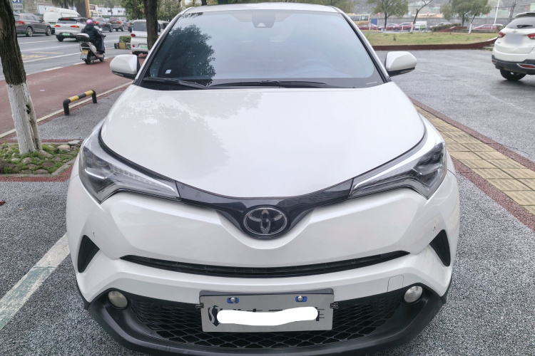 Toyota C-HR 2019 car image #3