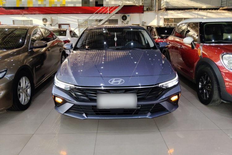 Hyundai Elantra 2024 car image #3