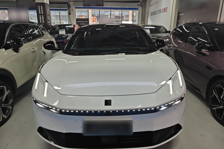 Lynk & Co 10 EM-P 2025 car image #3