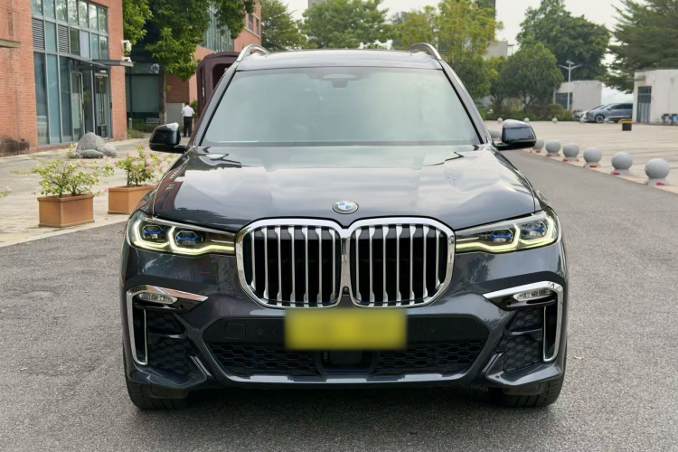 BMW X7 2020 صورة سيارة #3