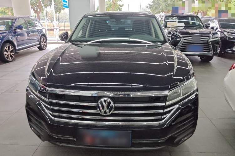 Volkswagen Touareg 2020 immagine di auto #3