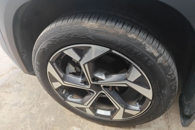 GEELY Boyue L 2024 car image #3