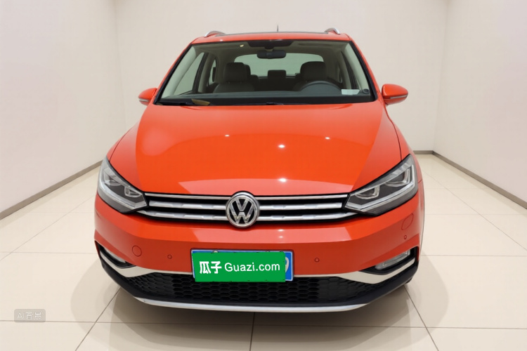 Volkswagen Touran 2020 car image #3