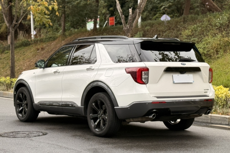 Ford Explorer 2020 image de voiture #3