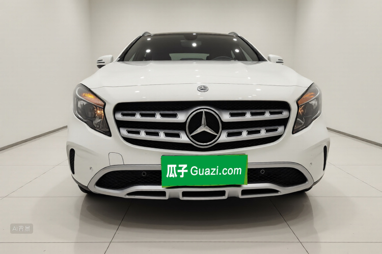 Mercedes-Benz GLA Class 2019 car image #3