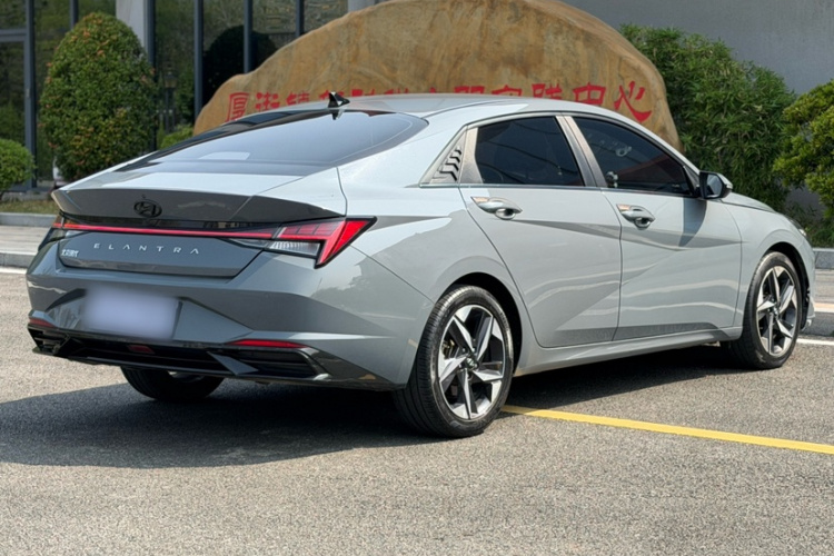 Hyundai Elantra 2020 immagine di auto #3