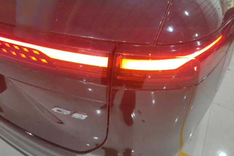 Xpeng G9 2023 صورة سيارة #3