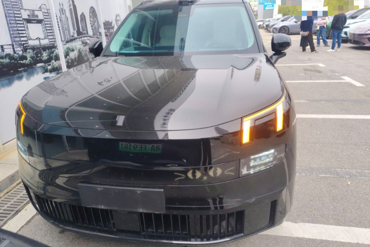 Lynk & Co 900 2025 car image #3
