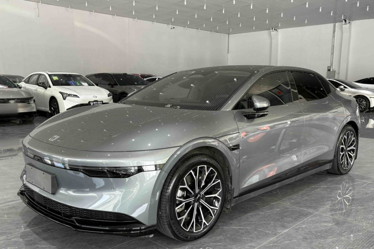 极氪 极氪007 2024 汽车图片 #3