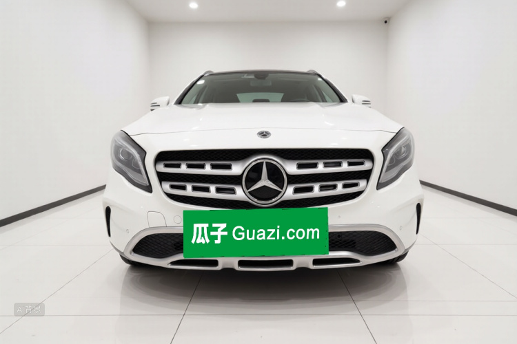 Mercedes-Benz GLA Class 2019 immagine di auto #3