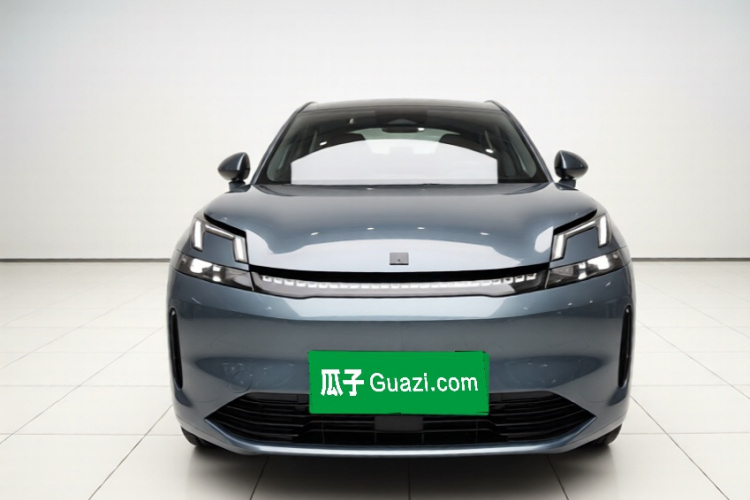 Lynk & Co 08 EM-P 2024 car image #3