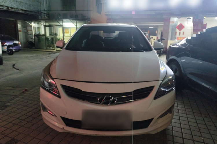 Hyundai Reina 2016 car image #3