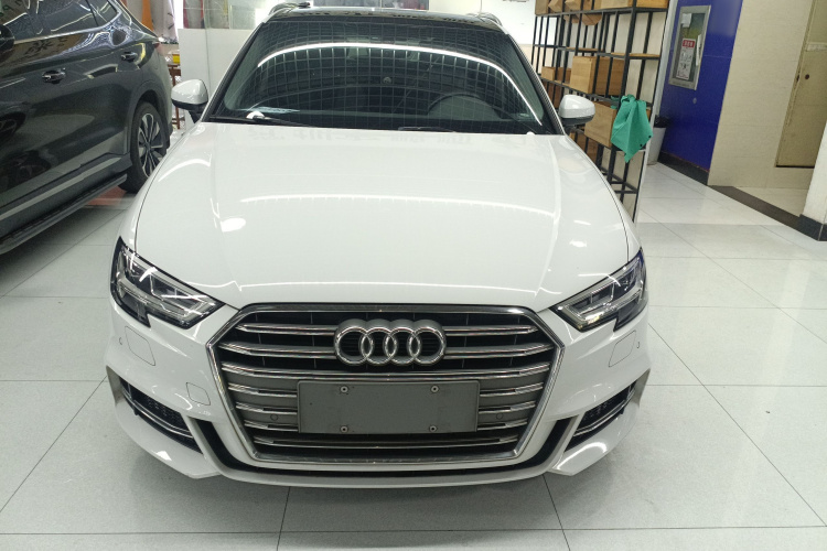 Audi A3 2019 car image #3
