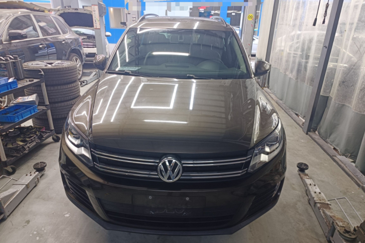 Volkswagen Tiguan 2015 car image #3