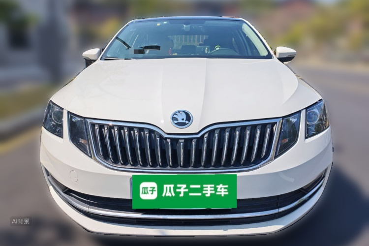 Skoda Octavia 2020 car image #3